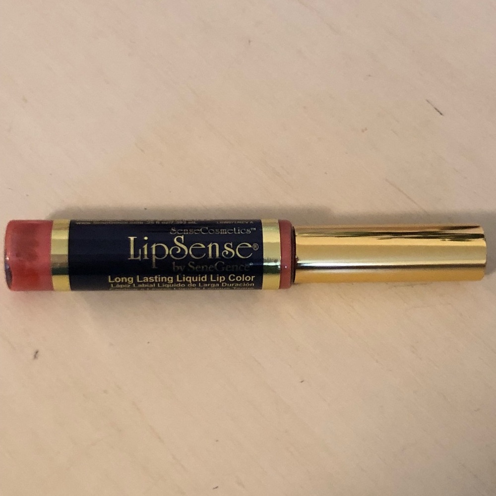 Luv iT LipSense